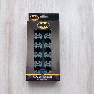 New Batman Insignia Ice Cube Tray Silicone Grey DC